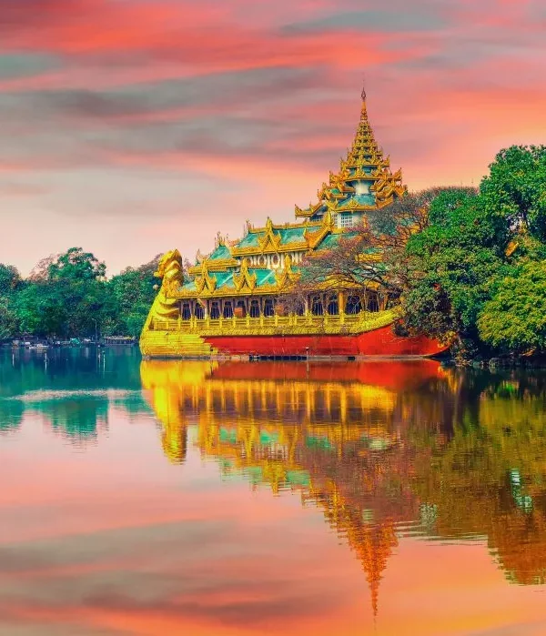 cenic View of Chiang Mai, Thailand – Temples and Mountain Landscape