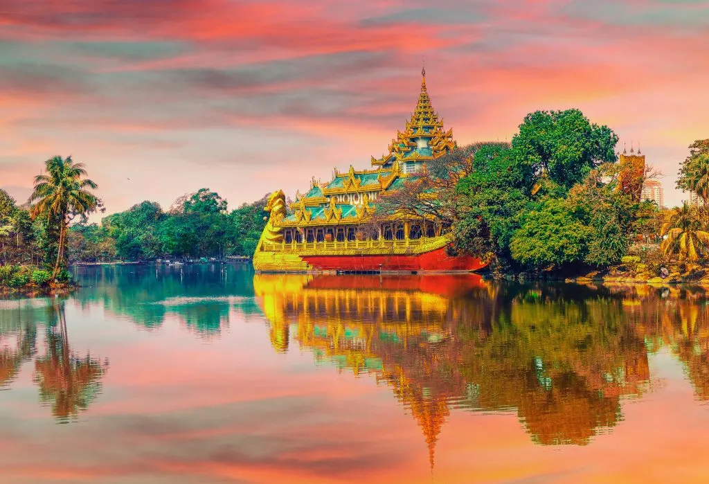 cenic View of Chiang Mai, Thailand – Temples and Mountain Landscape