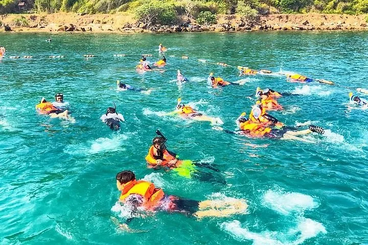 Snorkeling in Coral Island (Koh Larn), Thailand