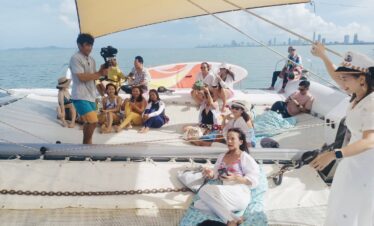 pattaya yacht party people having fun