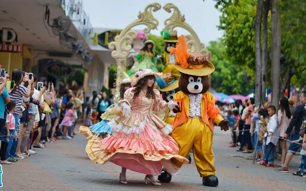 Live Parade and Shows at Dream World Bangkok