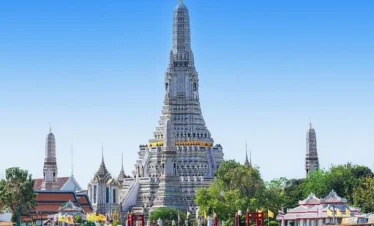 Close-up of Wat Arun's central prang and intricate architecture