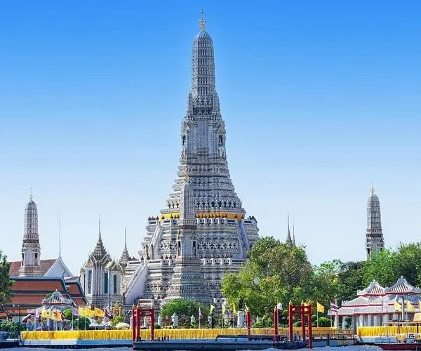 Close-up of Wat Arun's central prang and intricate architecture