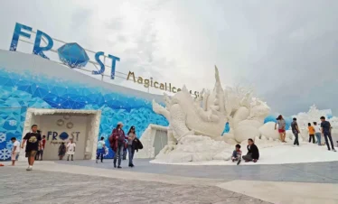Frost Magical Ice of Siam entrance with ice sculptures in Pattaya
