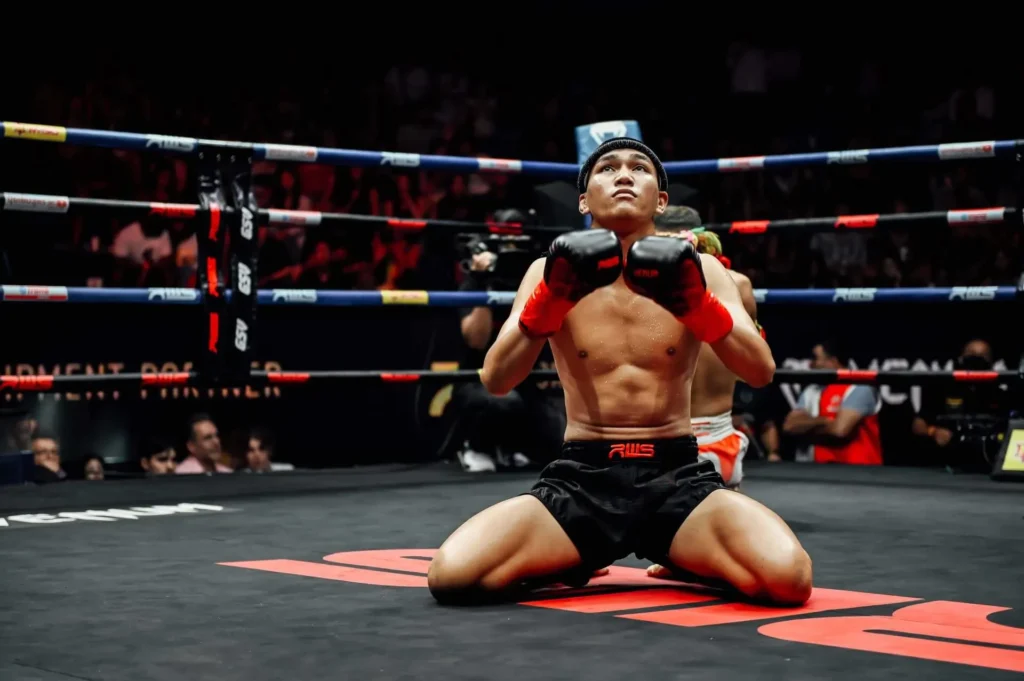 Muay Thai fighters performing Wai Khru ritual