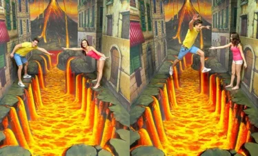 Couple interacting with underwater AR painting at Trickeye Museum