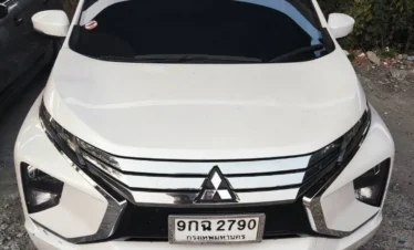 Comfortable SUV taxi for group transfer from Bangkok airport.