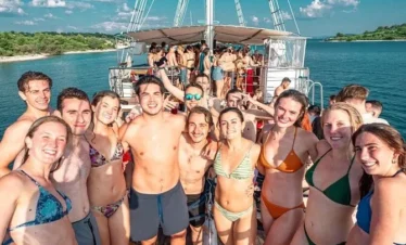 Laila Yacht Party Pattaya – Luxury Yacht with Sunset View