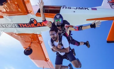Tandem Jump Freefall Moment – Skydiving khao yai