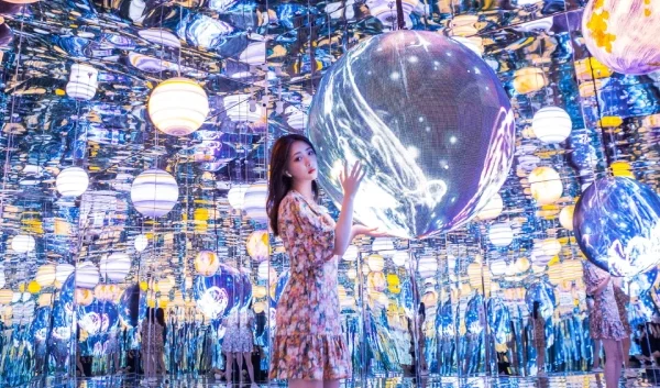 multiverse room in space and time cube pattaya