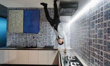 Upsidedownroom in spaced time cube pattaya