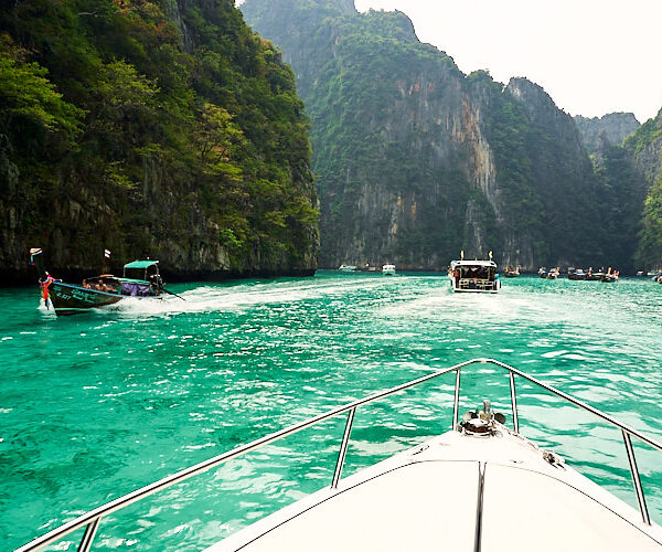 Pileh Lagoon Swimming Spot